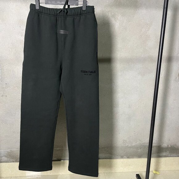 New-Fear-of-God-Essentials-Relaxed-Sweatpants-ss22-Stretch-Limo - Picture 1 of 8